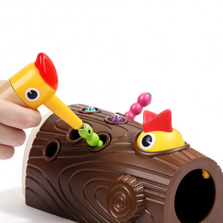Top Bright woodpecker insect catching game
